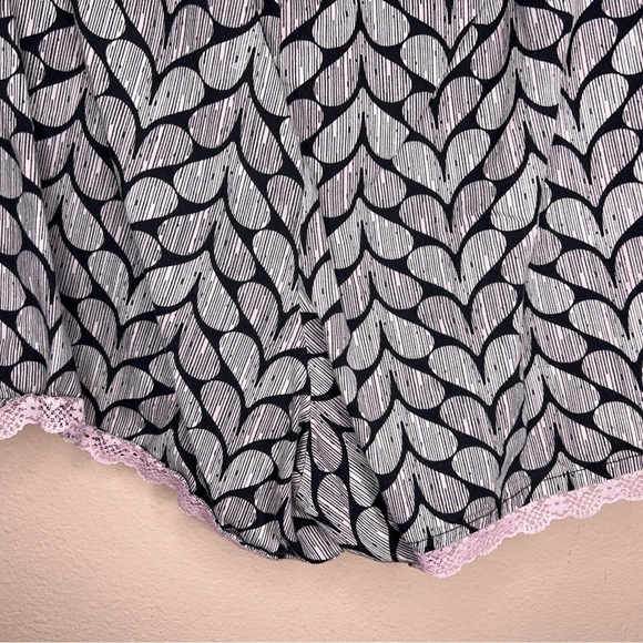 2X SHORTS BLACK WHITE PINK HEART PRINT LACE ACCENT CADUAL LIGHTWEIGHT - Picture 3 of 8
